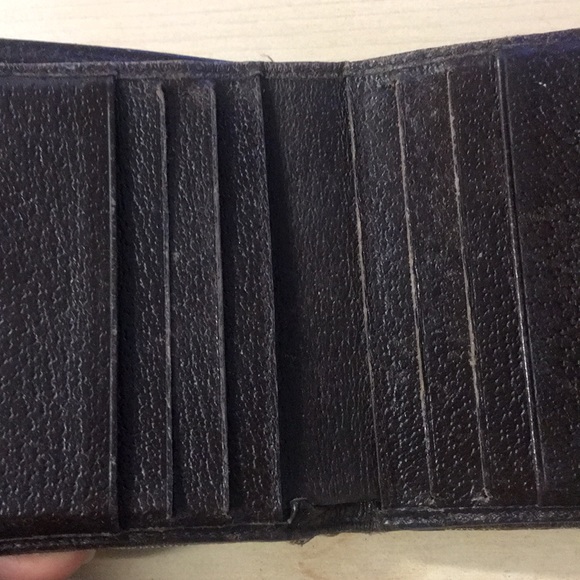 🔴  SOLD 🔴Authentic Gucci wallet - Picture 8 of 8